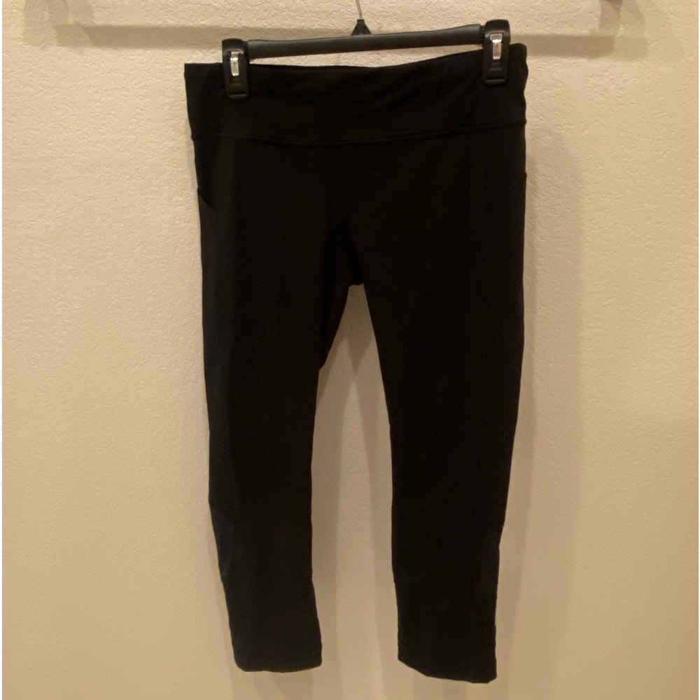 Size 8-LuluLemon Cropped 21” Inseam Leggings